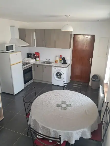 Appartement de plain-pied 30 m² au centre de Lisieux : photo 6