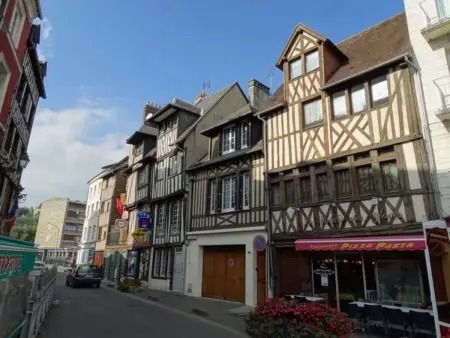 Appartement de plain-pied 30 m² au centre de Lisieux : photo 9