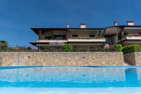 Maison 130 m² à Lazise, jardin privé et vue lac : photo 5