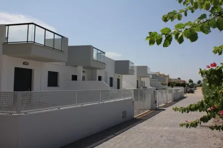 Maison neuf 3 chambres piscine privée Els Poblets : photo 1