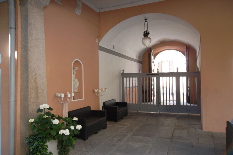 Loft design dans palais historique, 100 m du lac à Luino - Photo 6