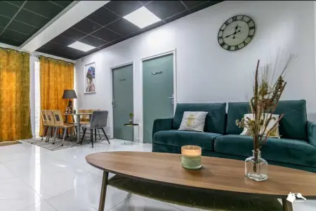 Location appartement à Montreuil, Appartement spacieux 3 chambres/10 pièces à Montreuil près de Paris