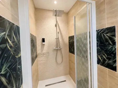 Appartement 90 m² à Lourdes avec jardin clos et parking inclus : photo 2