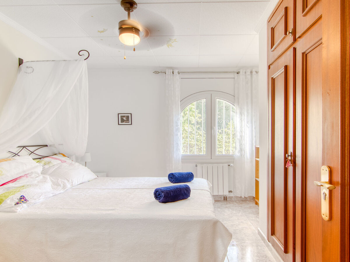 Villa Girasol avec piscine à Palau Savardera - Photo 25