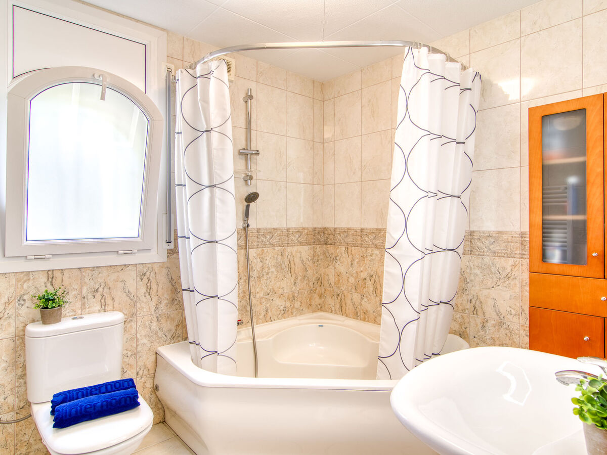Villa Girasol avec piscine à Palau Savardera - Photo 27