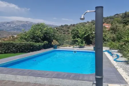 453020, Chalet avec piscine à Sayalonga - Photo 1