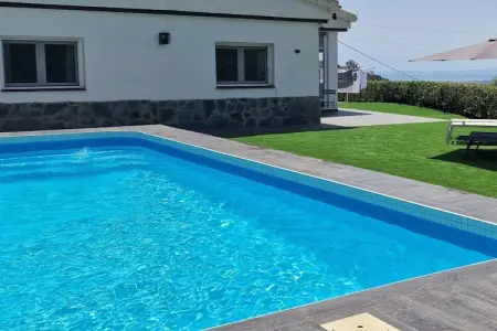 453020, Chalet avec piscine à Sayalonga - Photo 2