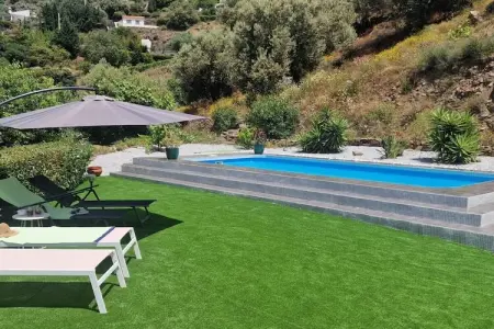 453020, Chalet avec piscine à Sayalonga - Photo 3