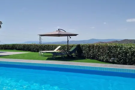 453020, Chalet avec piscine à Sayalonga - Photo 4
