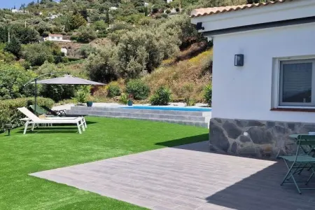 453020, Chalet avec piscine à Sayalonga - Photo 5