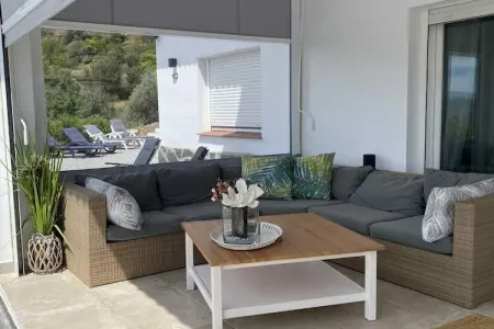 453020, Chalet avec piscine à Sayalonga - Photo 7