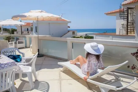Maison Sicile bord de mer, balcon vue mer à Terme Vigliatore