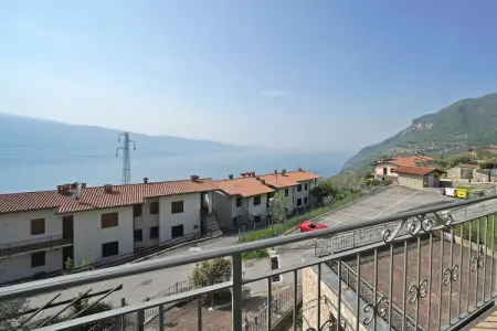 Appartement Infinity à Tignale, 3 chambres, jardin d'oliviers