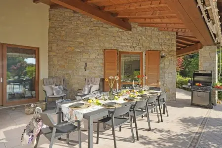 Location villa à , 412224