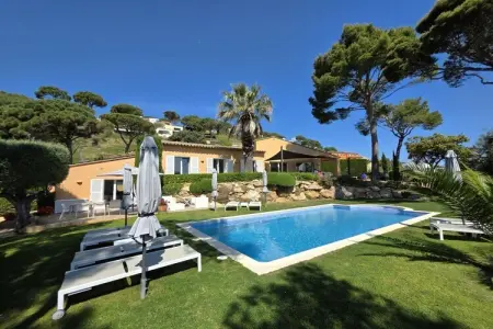 Villa Begur avec piscine chauffable et vue sur la baie : photo 1