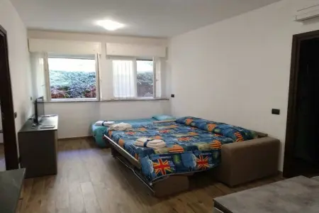 544906, Maison 5 personnes à Varese : photo 13