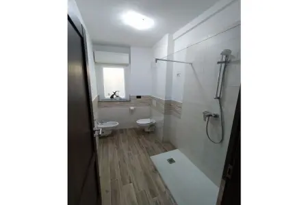 544906, Maison 5 personnes à Varese : photo 18