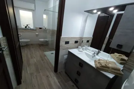 544906, Maison 5 personnes à Varese : photo 34