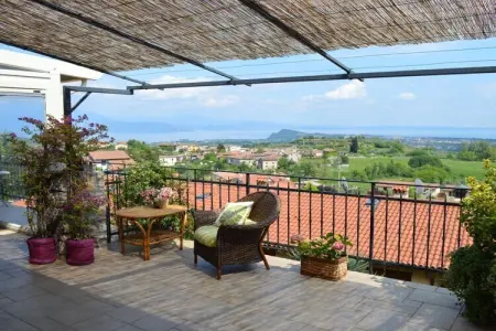 Maison 6 personnes avec terrasse et jardin à Puegnago