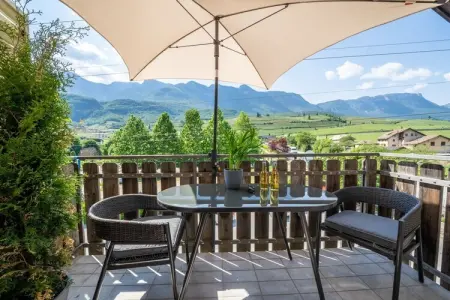 593891, Maison 2 personnes à Caldaro sulla strada del vino : photo 1