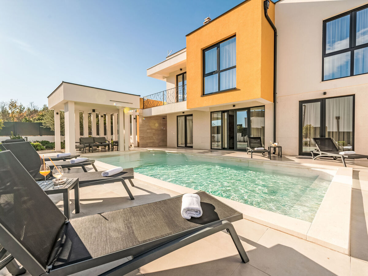 Villa avec piscine chauffée à Pridraga, 6 personnes - Photo 3