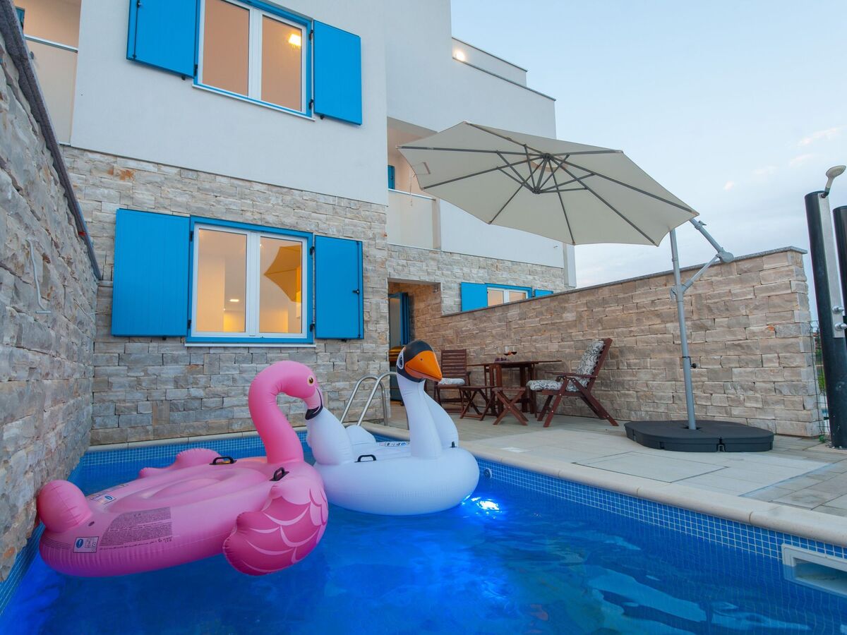 Villa beachfront Privlaka, piscine privée et vue mer - Photo 4