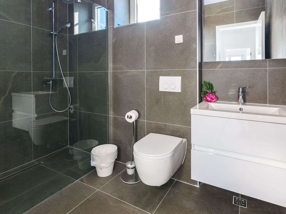 Villa beachfront Privlaka, piscine privée et vue mer - Photo 11