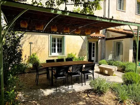 Villa Saint-Quentin-la-Poterie avec piscine, Villa 9 personnes à Saint Quentin la Poterie - Photo 1