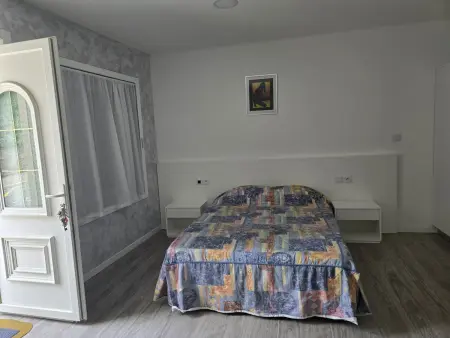 Studio 30 m² avec kitchenette et linge fourni à Blanzy : photo 3