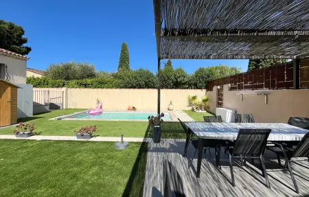 MAISON AVEC PISCINE, Maison 8 personnes à Graveson - Photo 1