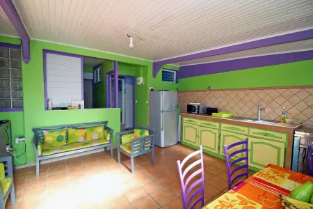 Appartement 70 m² avec piscine partagée et vue mer à Sainte-Anne : photo 6