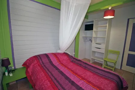 Appartement 70 m² avec piscine partagée et vue mer à Sainte-Anne : photo 7