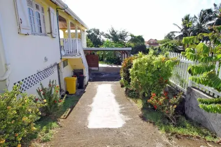 Appartement 70 m² avec piscine partagée et vue mer à Sainte-Anne : photo 18