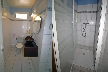 Appartement 85 m² à Sainte-Anne, vue mer et piscine partagée : photo 2