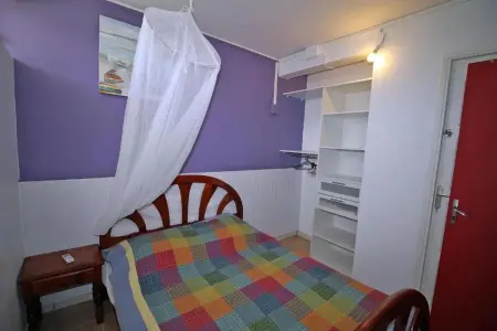 Appartement 85 m² à Sainte-Anne, vue mer et piscine partagée : photo 8