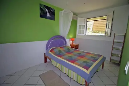 Appartement 85 m² à Sainte-Anne, vue mer et piscine partagée : photo 17