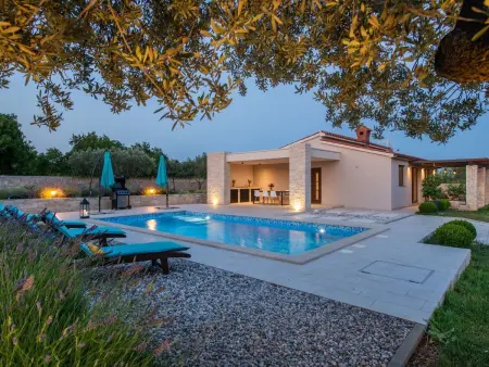 Villa Silentio - Maison avec piscine à Pula : photo 4