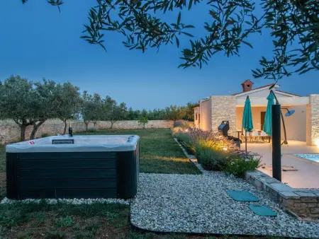Villa Silentio - Maison avec piscine à Pula : photo 14