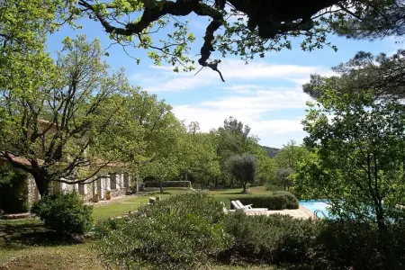 Ancienne bergerie avec piscine 3m à Saint-Cézaire