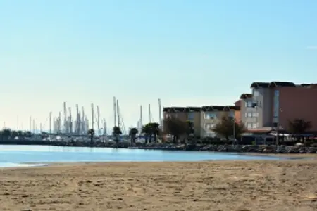 Maison 100 m² plage directe, vue Pyrénées à Gruissan : photo 32