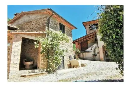 Maison 4 chambres Volterrano, vue montagne et piscine : photo 2
