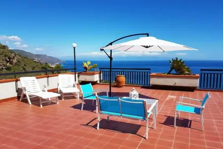 Maison Taormina avec piscine et vue mer