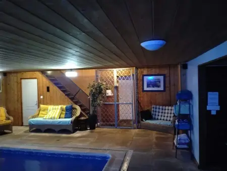 Villa familiale 350 m² avec piscine privée à Gouttières : photo 10