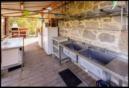 Villa familiale 350 m² avec piscine privée à Gouttières : photo 26