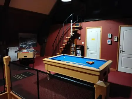 Villa familiale 350 m² avec piscine privée à Gouttières : photo 40