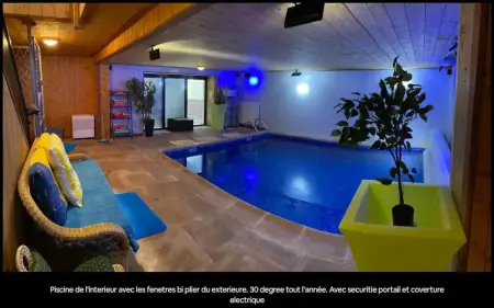 Villa familiale 350 m² avec piscine privée à Gouttières : photo 44