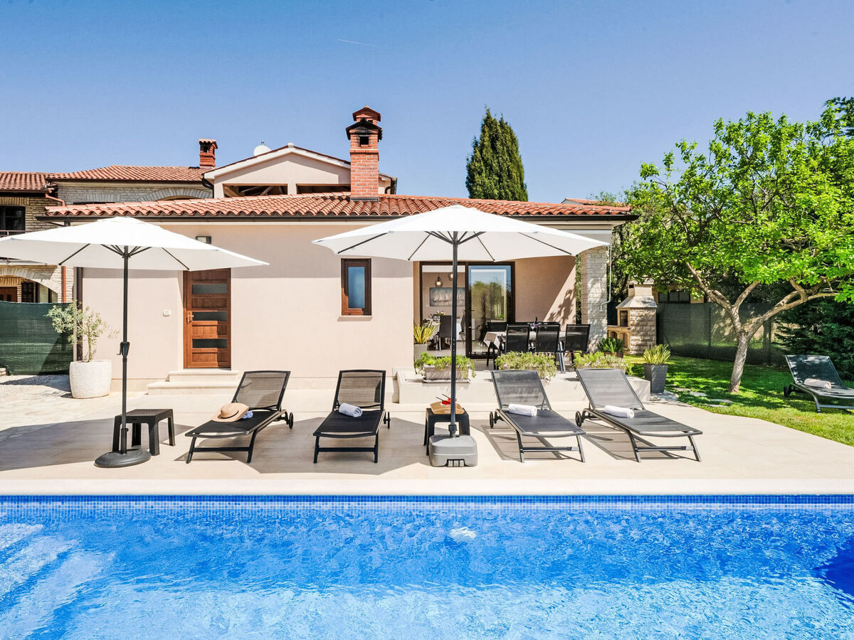Villa Natali avec piscine privée à Galižana - Photo 1