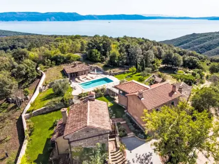 Bella Malini, maison 8 pers. avec piscine à Labin : photo 1