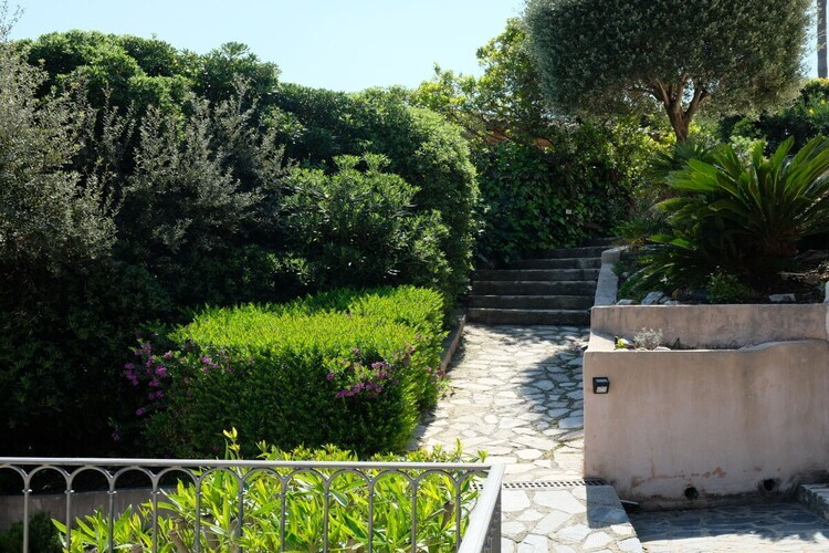 Villa Pierrugues avec piscine privée, vue mer à Cavalaire - Photo 4