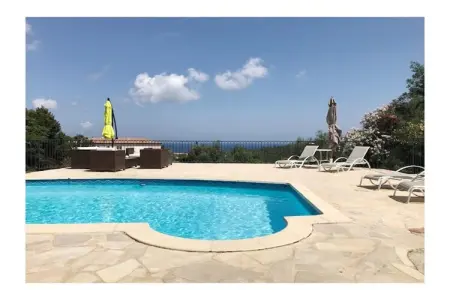 Villa Pierrugues avec piscine privée, vue mer à Cavalaire